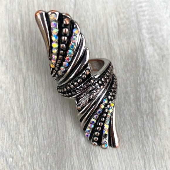 🟣 (2/$20) - Fun Fashion Ring with antiquing and iridescent stones - Size 8 - Picture 1 of 6